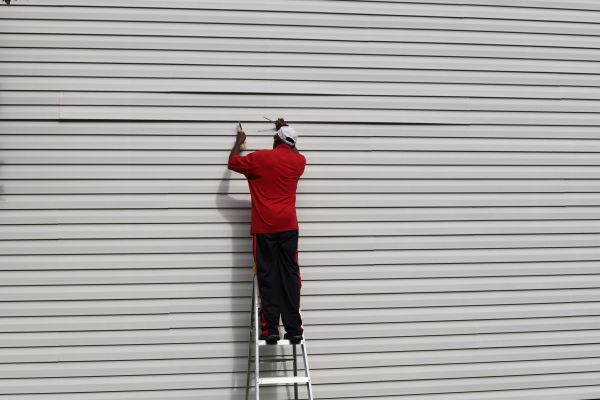 Loose Siding Repair in Smyrna