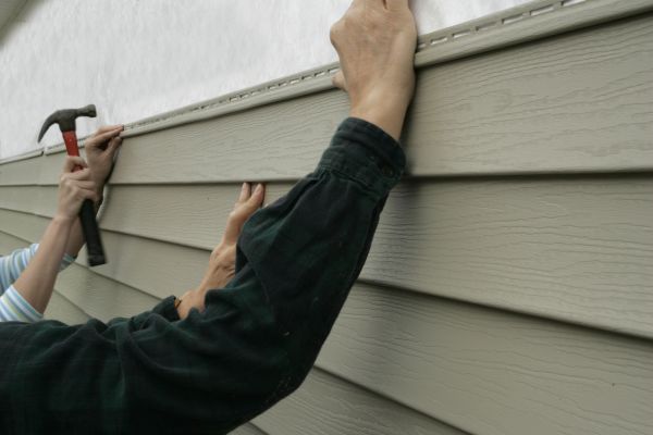 Cost of Insulated Siding Installation in Smyrna